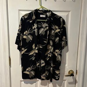 Men’s Cabana shirt. Perfect condition.